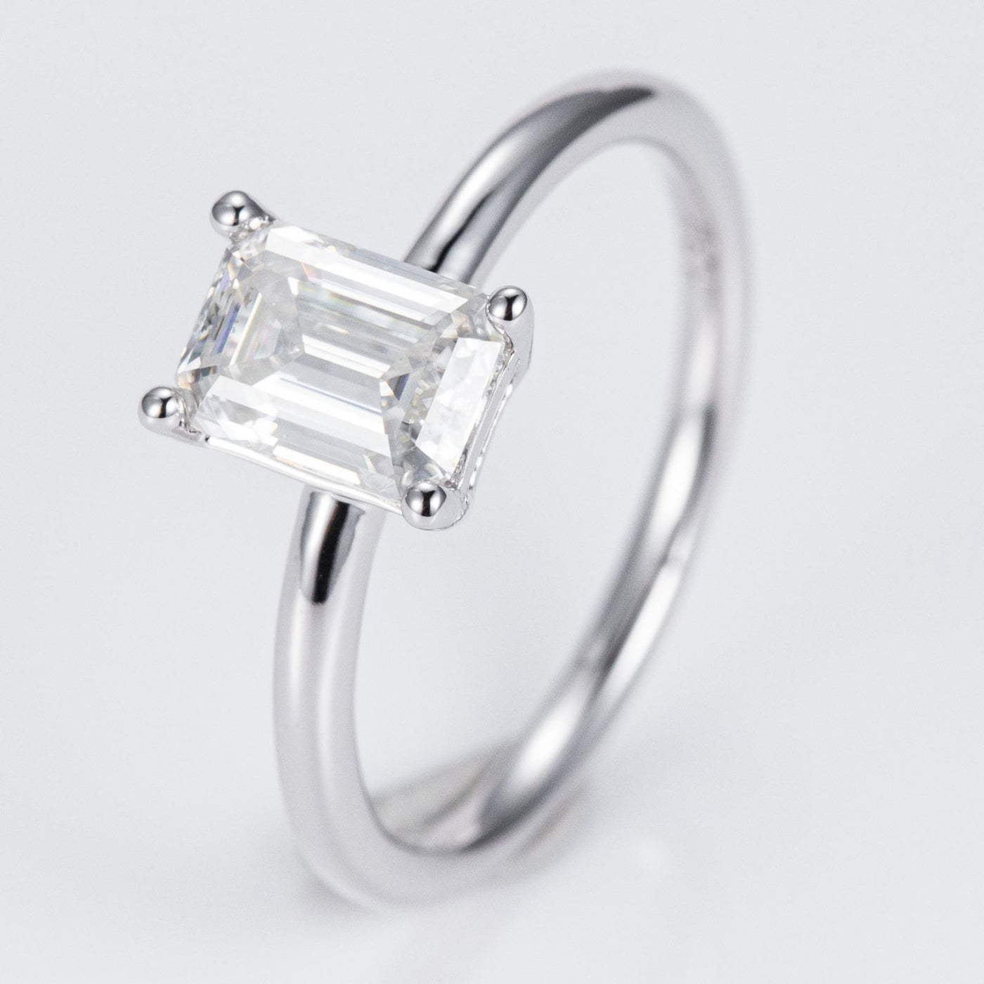 EMERALD CUT 1.0CT WEDDING RING MOISANNITE